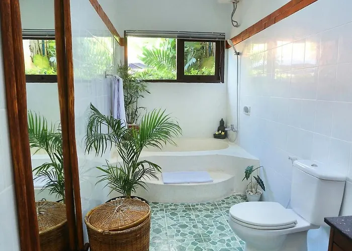 Bali 4 Bedroom 5 Ac Tropical Garden Pool With Closeable Lounge - Short Walk To The * Seminyak (Bali)