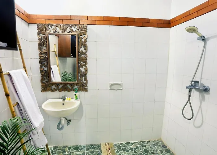 Bali 4 Bedroom 5 Ac Tropical Garden Pool With Closeable Lounge - Short Walk To The * Seminyak (Bali)