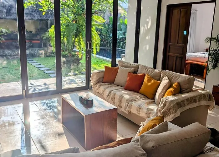 Bali 4 Bedroom 5 Ac Tropical Garden Pool With Closeable Lounge - Short Walk To The Seminyak (Bali)