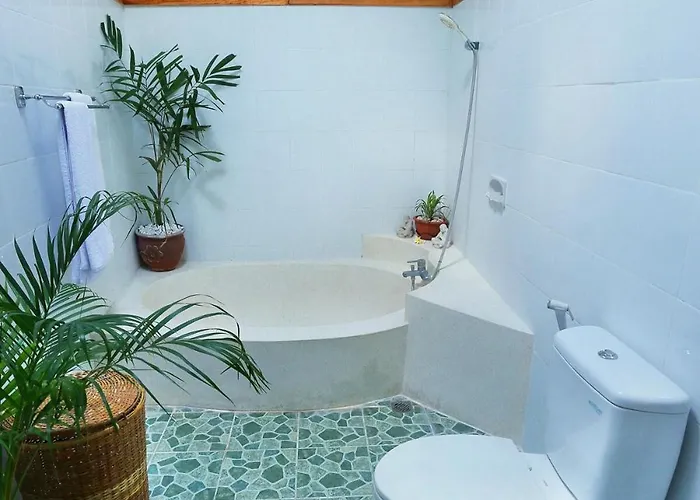 Bali 4 Bedroom 5 Ac Tropical Garden Pool With Closeable Lounge - Short Walk To The *