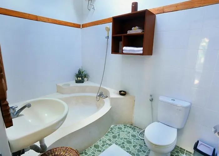 Bali 4 Bedroom 5 Ac Tropical Garden Pool With Closeable Lounge - Short Walk To The Seminyak (Bali)