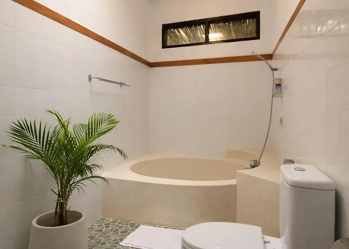 Bali 4 Bedroom 5 Ac Tropical Garden Pool With Closeable Lounge - Short Walk To The Seminyak (Bali)