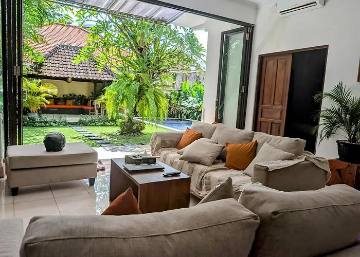 Bali 4 Bedroom 5 Ac Tropical Garden Pool With Closeable Lounge - Short Walk To The * Seminyak (Bali)