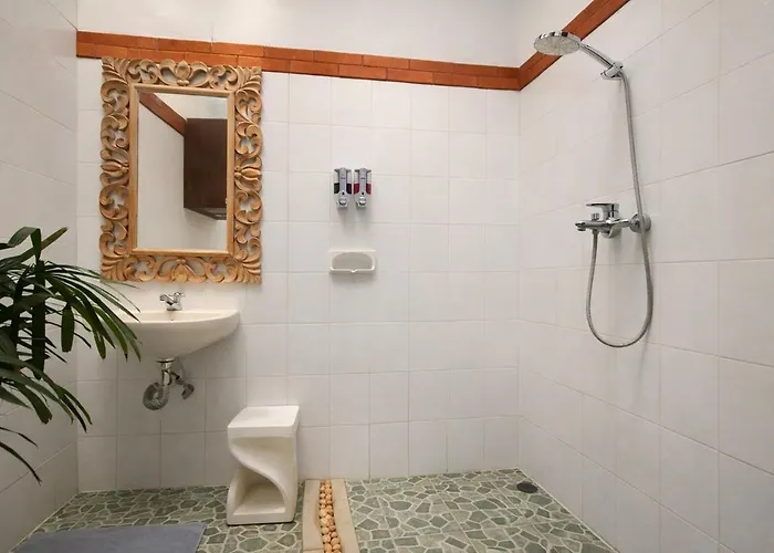 Bali 4 Bedroom 5 Ac Tropical Garden Pool With Closeable Lounge - Short Walk To The