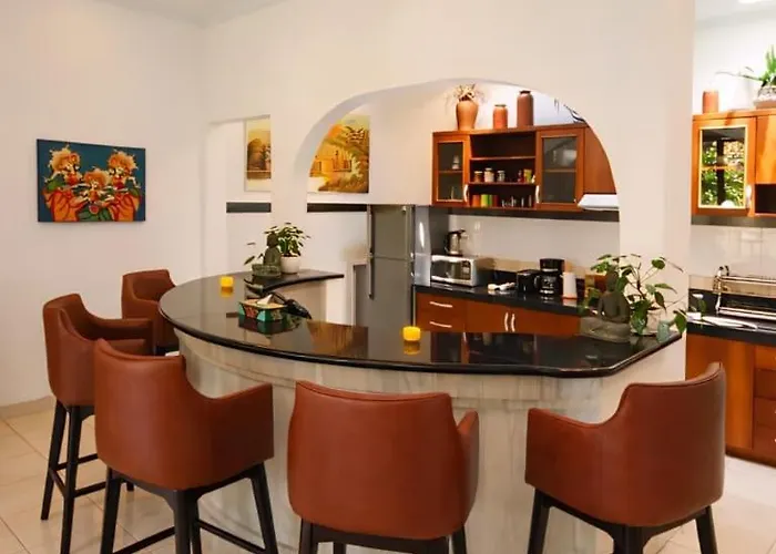 Bali 4 Bedroom 5 Ac Tropical Garden Pool With Closeable Lounge - Short Walk To The Villa Seminyak (Bali)