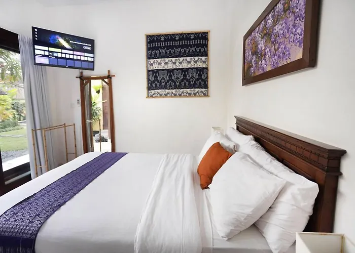 Bali 4 Bedroom 5 Ac Tropical Garden Pool With Closeable Lounge - Short Walk To The Villa